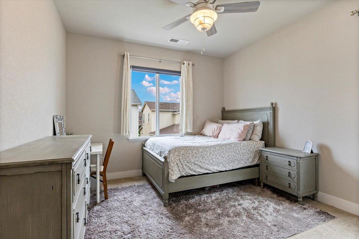 Detail Gallery Image 35 of 70 For 18466 Lewiston Dr, Lathrop,  CA 95330 - 5 Beds | 3/1 Baths