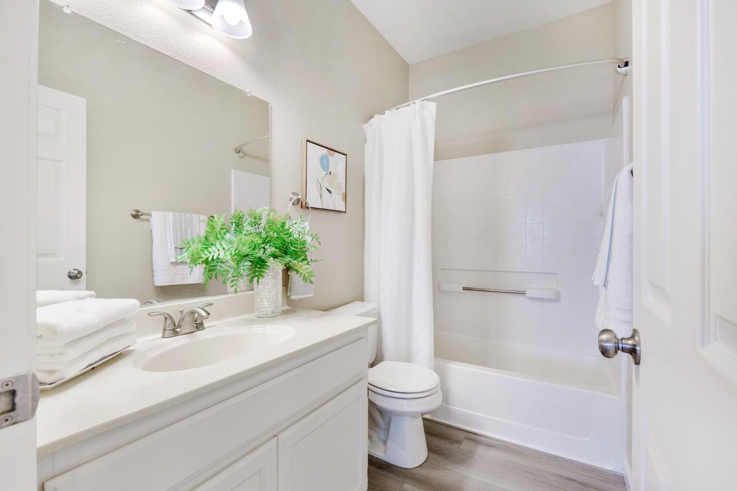 Greene Terrace, Davis, California image 19