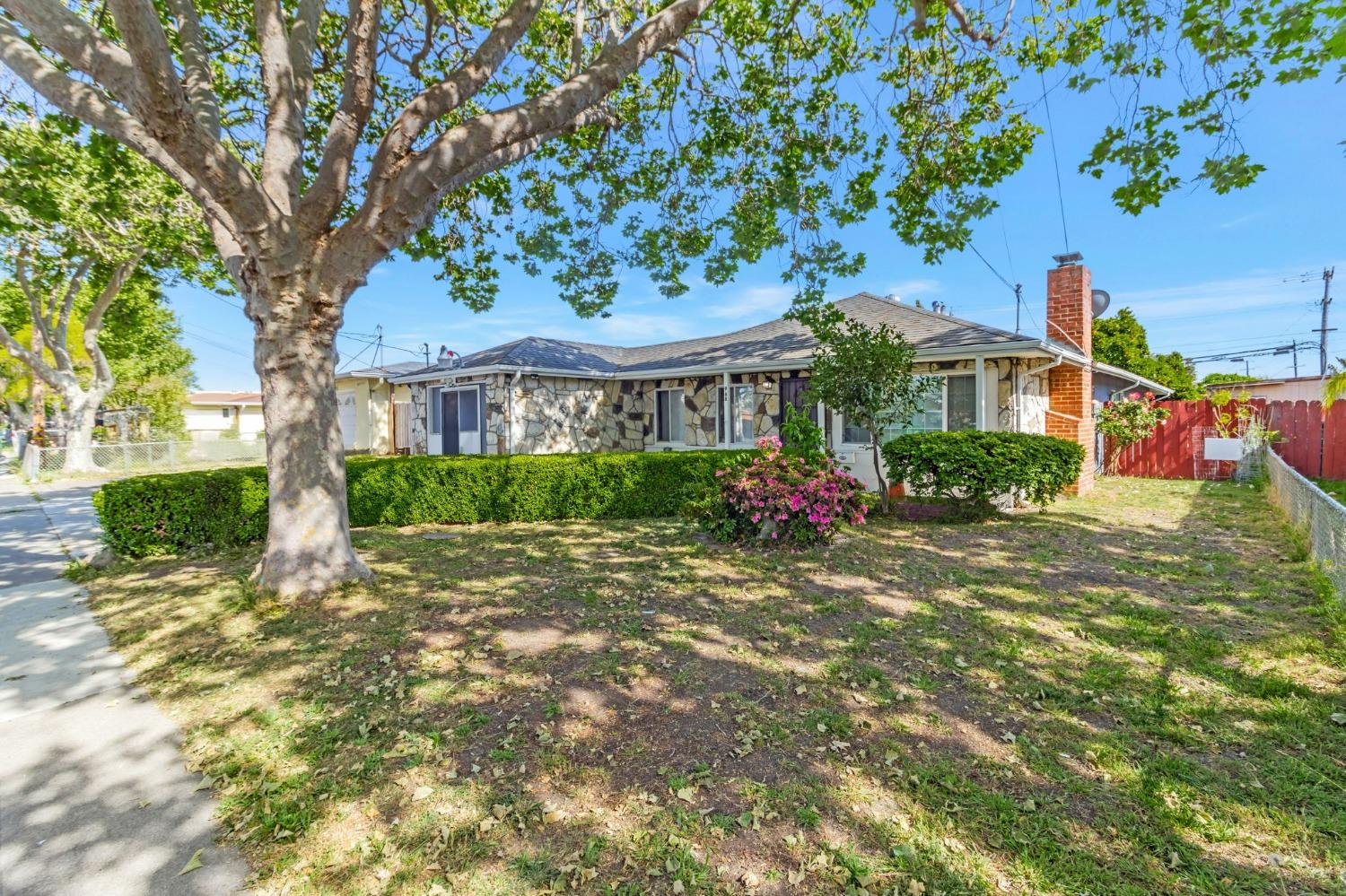 Detail Gallery Image 3 of 27 For 968 Lester Ave, Hayward,  CA 94541 - 4 Beds | 1 Baths
