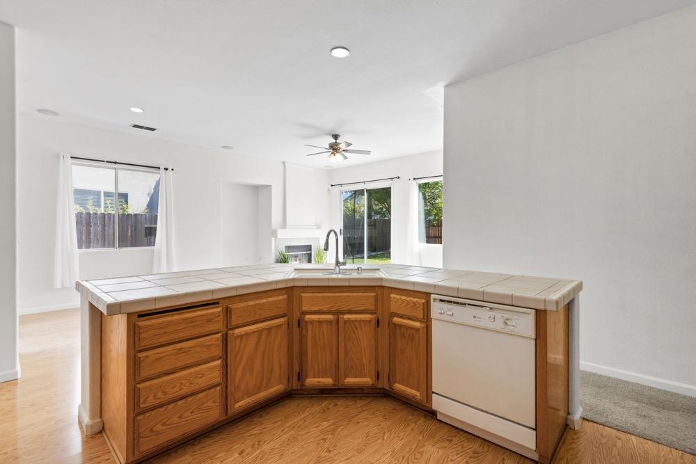 Detail Gallery Image 16 of 78 For 129 Opus Cir, Sacramento,  CA 95834 - 4 Beds | 2/1 Baths