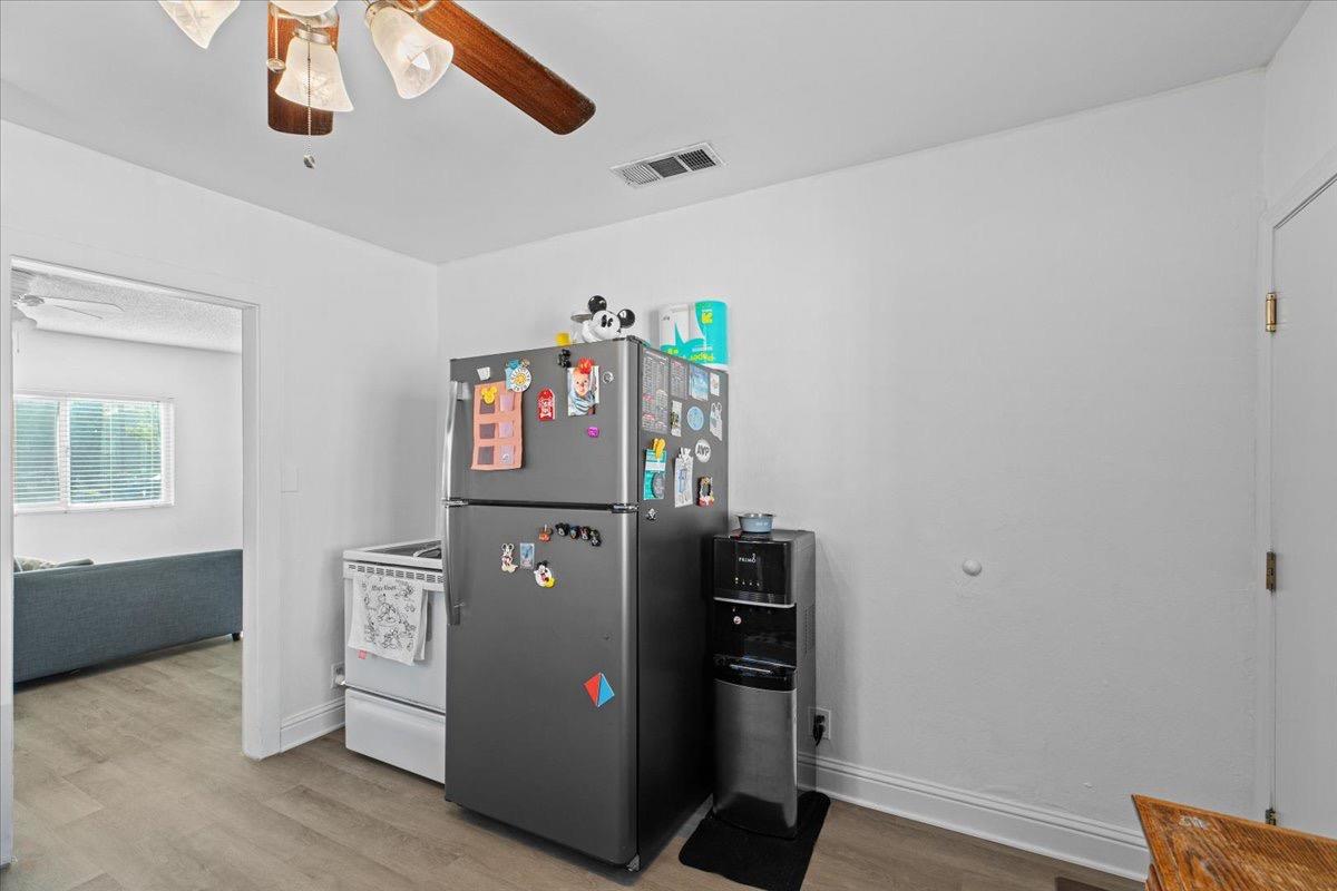 Detail Gallery Image 15 of 54 For 231 Poplar Ave, Manteca,  CA 95336 - 3 Beds | 2 Baths
