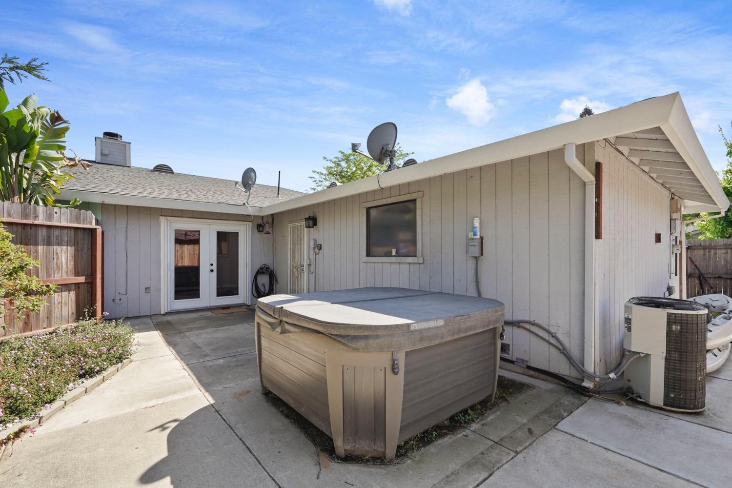 Flowerwood Way, Sacramento, California image 27