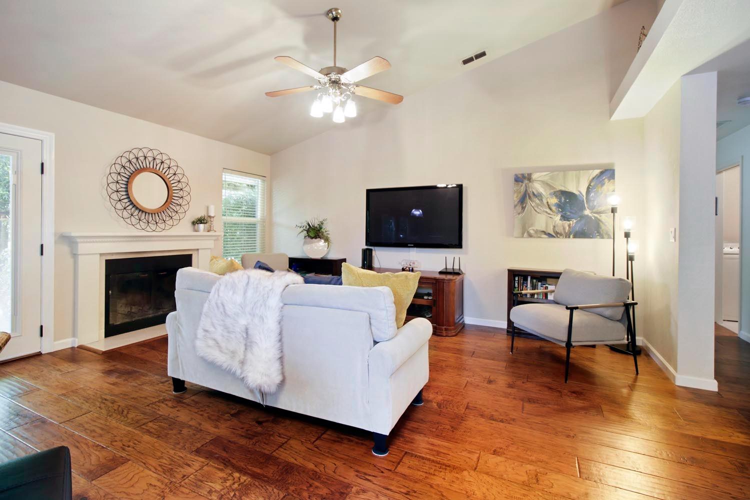 Pleasantglen Way, Elk Grove, California image 19