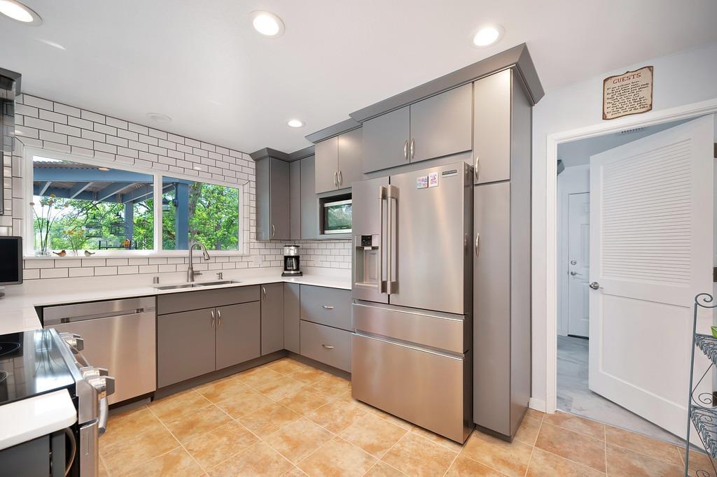 Detail Gallery Image 21 of 73 For 3200 Roughwood Rd, Shingle Springs,  CA 95682 - 3 Beds | 3 Baths