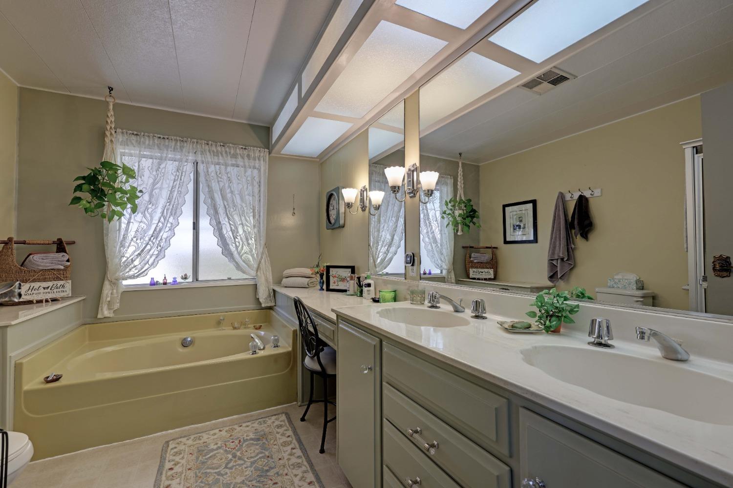 Detail Gallery Image 31 of 51 For 3765 Grass Valley Hwy 203, Auburn,  CA 95602 - 2 Beds | 2 Baths