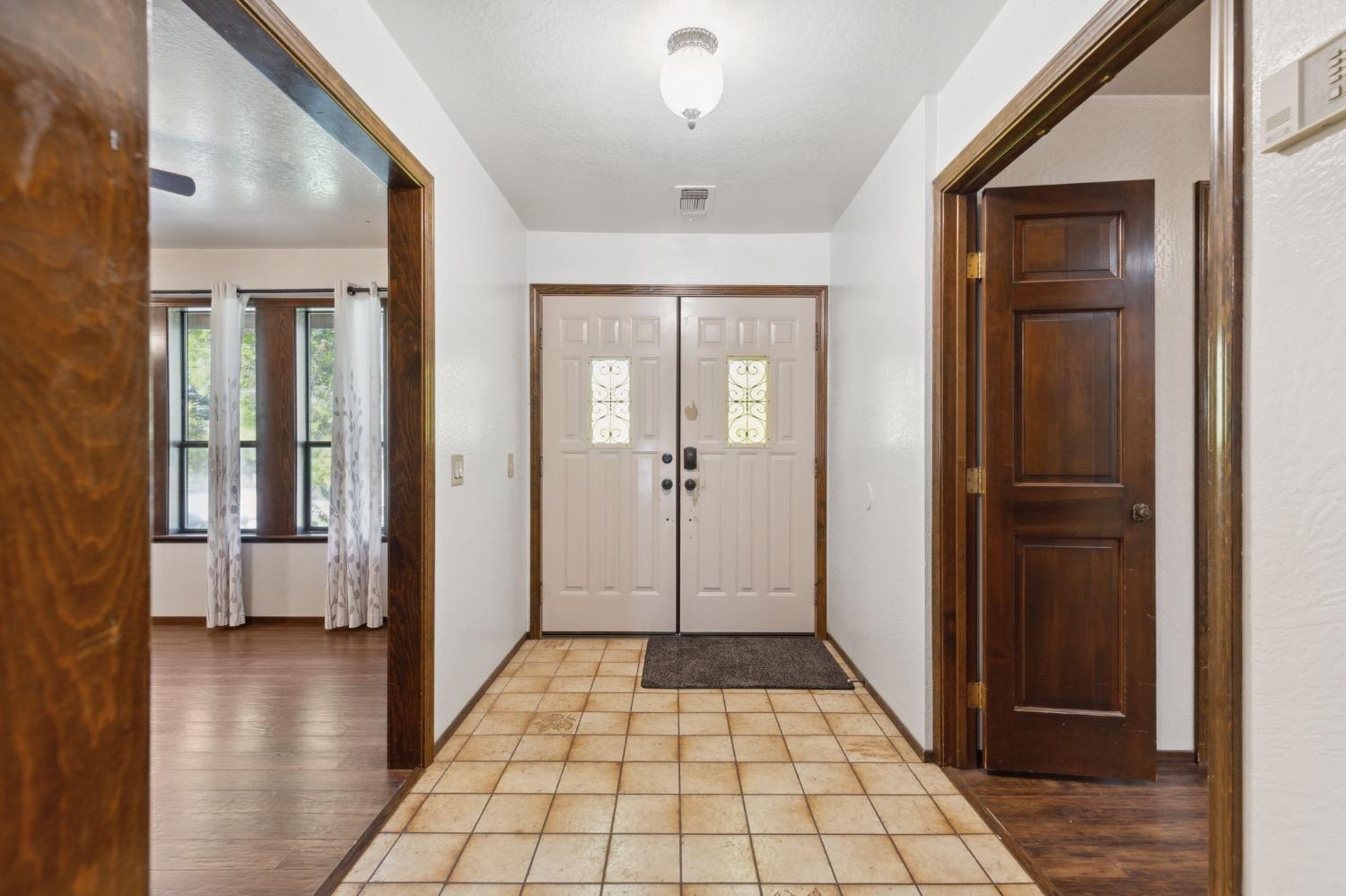 Detail Gallery Image 5 of 93 For 8300 16th St, Elverta,  CA 95626 - 3 Beds | 3 Baths