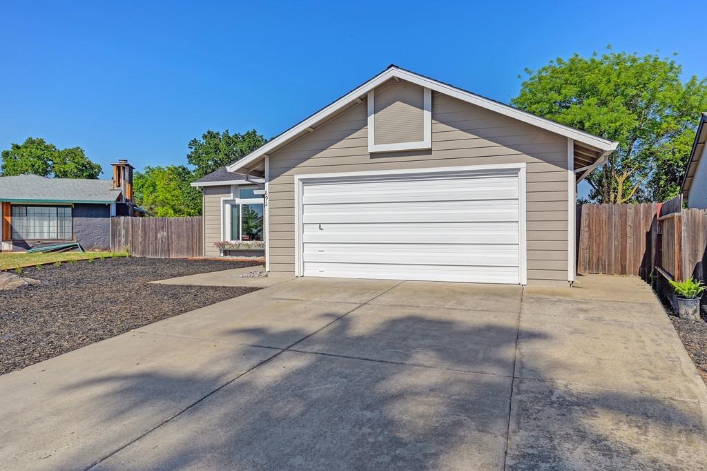 Crosswind Drive, Sacramento, California image 2