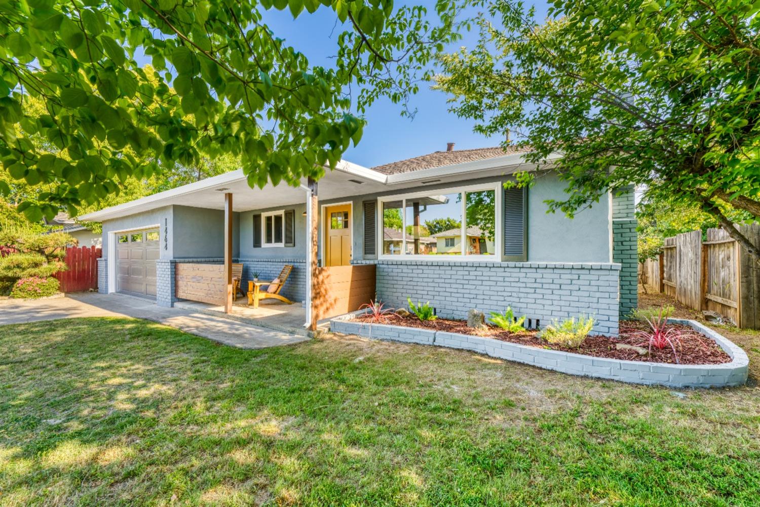 Detail Gallery Image 6 of 32 For 1464 Tradewinds Ave, Sacramento,  CA 95822 - 3 Beds | 2 Baths