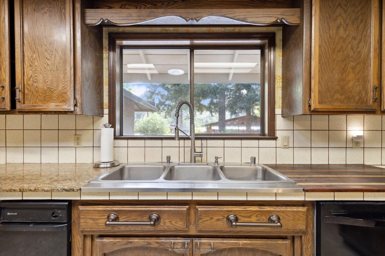 Detail Gallery Image 11 of 93 For 8300 16th St, Elverta,  CA 95626 - 3 Beds | 3 Baths