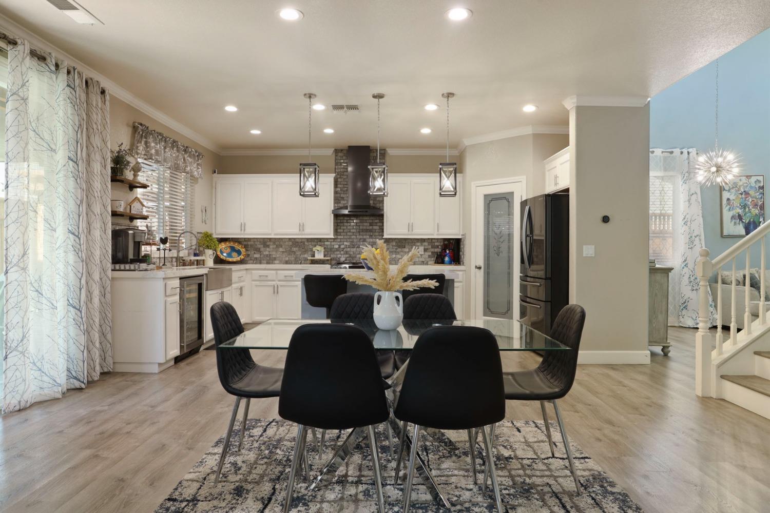 Detail Gallery Image 18 of 77 For 16907 E Cobble Creek Way, Lathrop,  CA 95330 - 4 Beds | 2/1 Baths