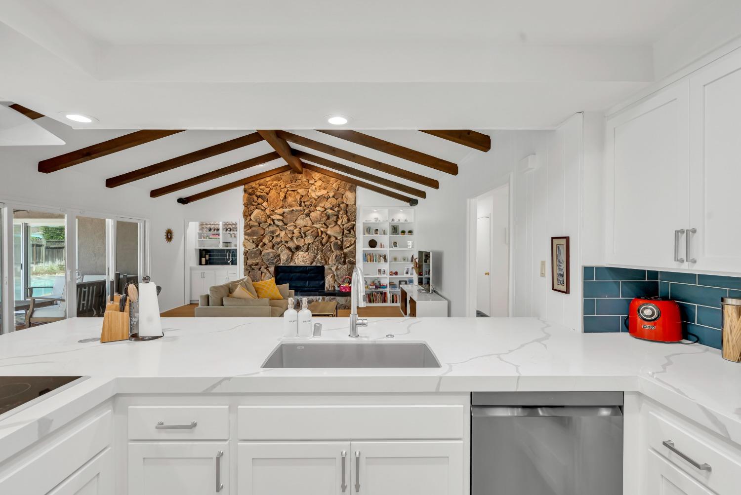 Detail Gallery Image 23 of 64 For 4644 American River Dr, Sacramento,  CA 95864 - 5 Beds | 3 Baths