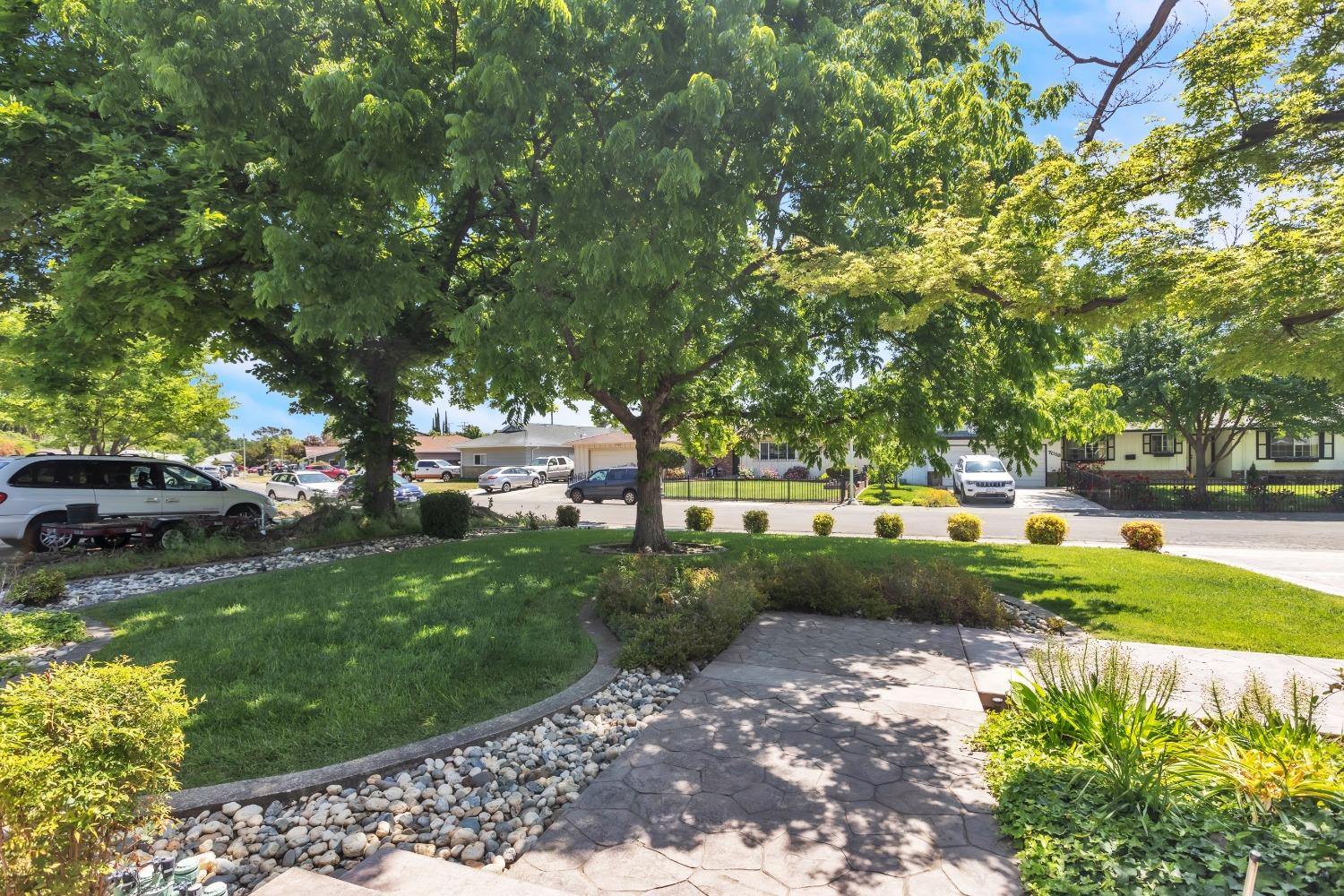 Cromwell Way, Sacramento, California image 9