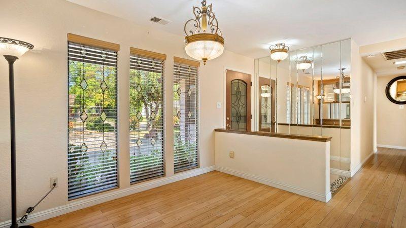 Detail Gallery Image 8 of 42 For 8770 Superb Cir, Elk Grove,  CA 95624 - 3 Beds | 2 Baths