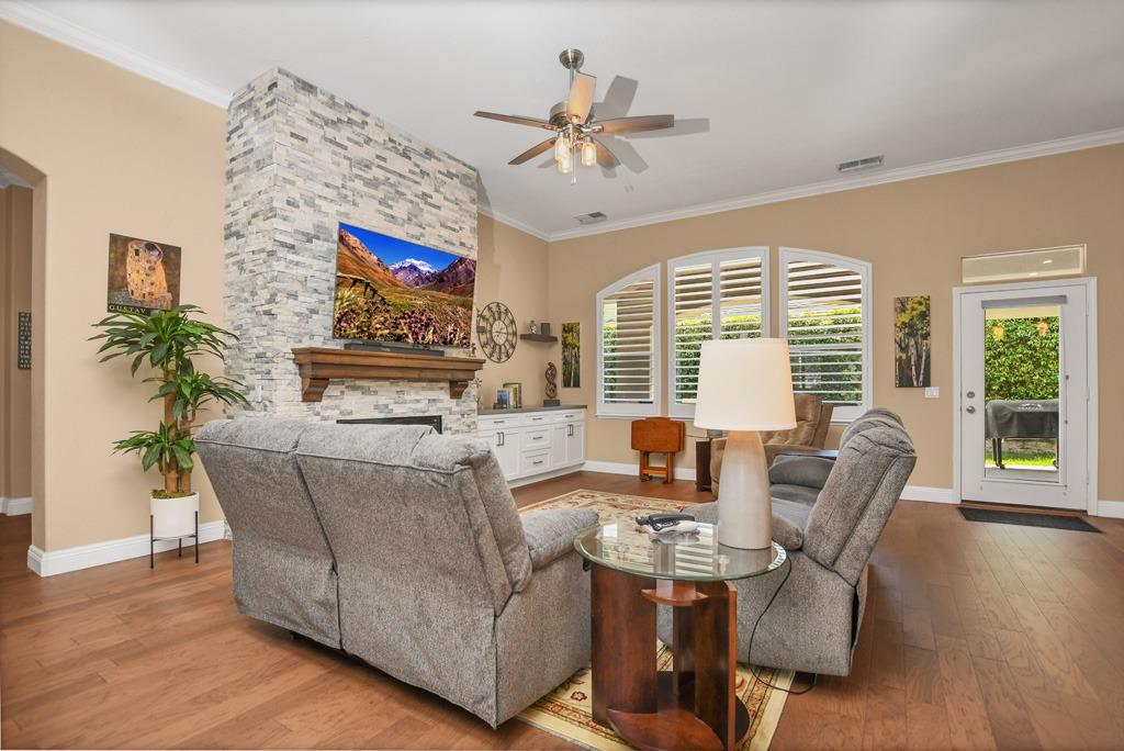 Katy Way, Brentwood, California image 15