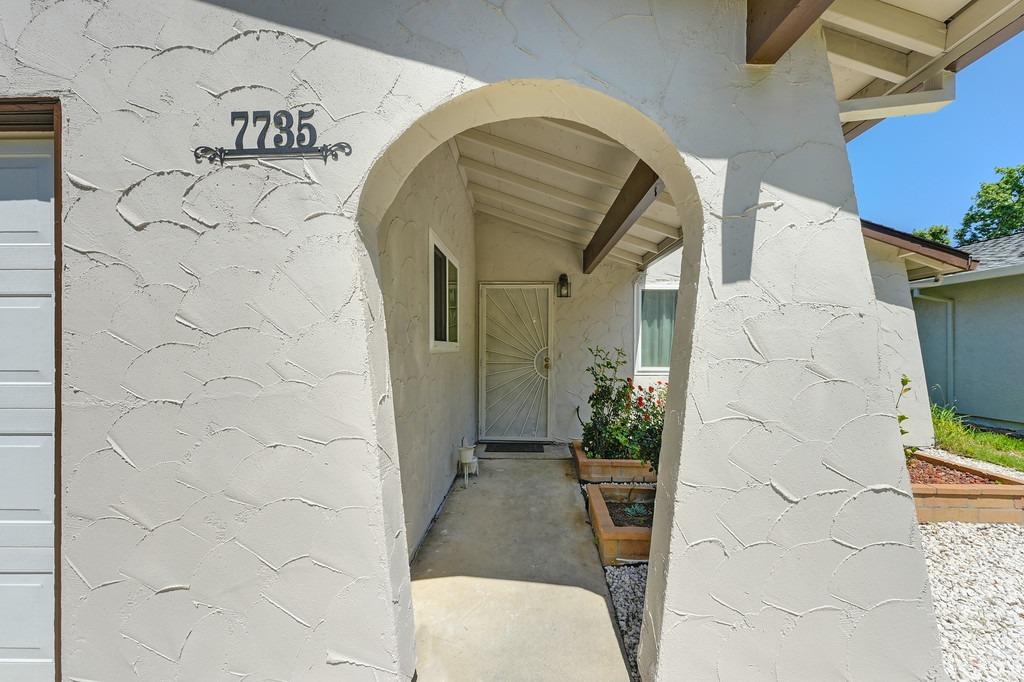 Detail Gallery Image 3 of 33 For 7735 Antelope Rd, Citrus Heights,  CA 95610 - 4 Beds | 2 Baths