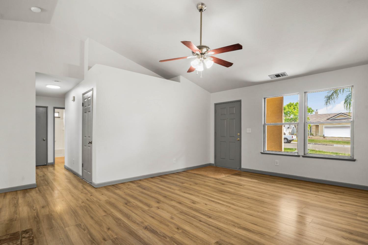 Detail Gallery Image 4 of 14 For 5313 Corvo Way, Salida,  CA 95368 - 3 Beds | 2 Baths