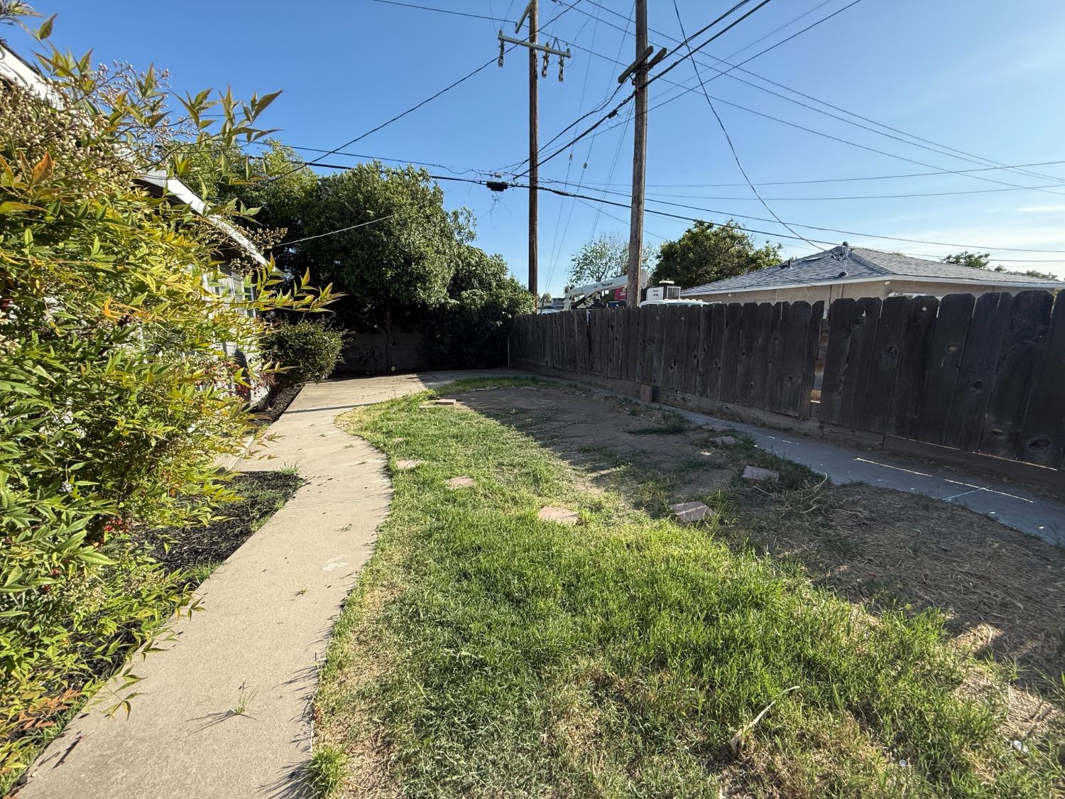Yvonne Avenue, Manteca, California image 15