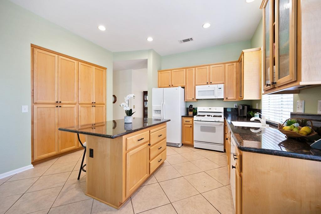 Evergreen Drive, Roseville, California image 23