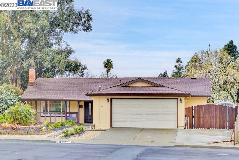 Detail Gallery Image 1 of 26 For 748 Windward Dr, Rodeo,  CA 94572 - 3 Beds | 2 Baths