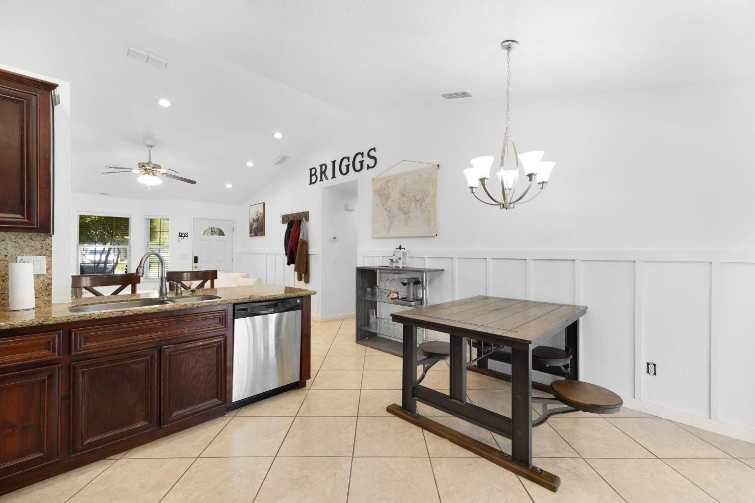 Detail Gallery Image 14 of 36 For 866 Golden Heights Dr, Galt,  CA 95632 - 4 Beds | 2 Baths