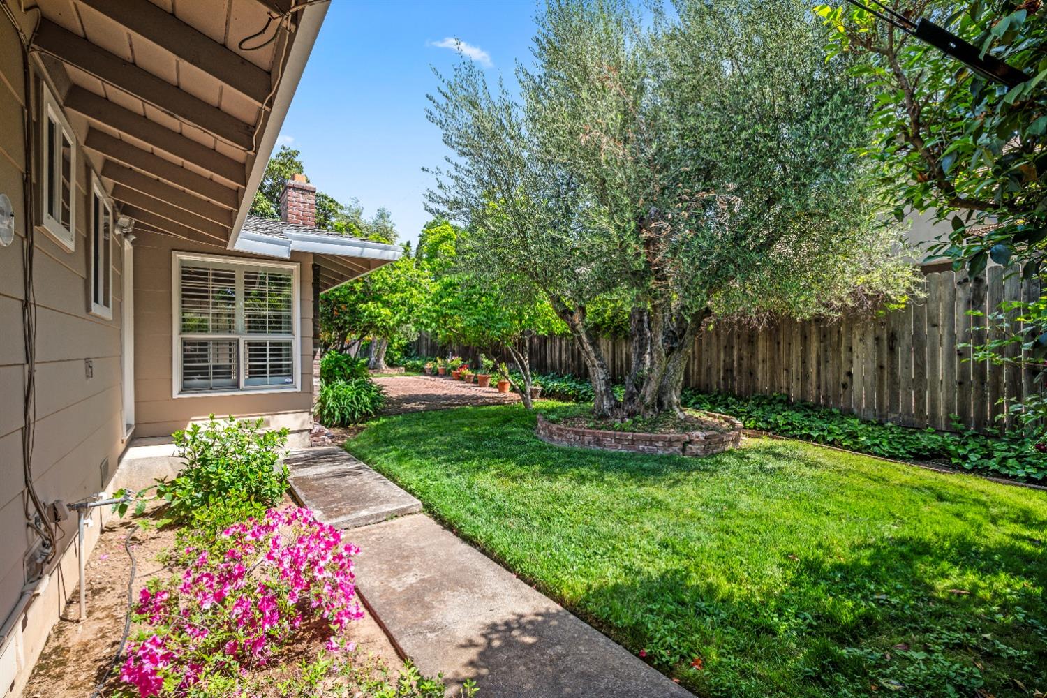 Jerrilyn Court, Carmichael, California image 35
