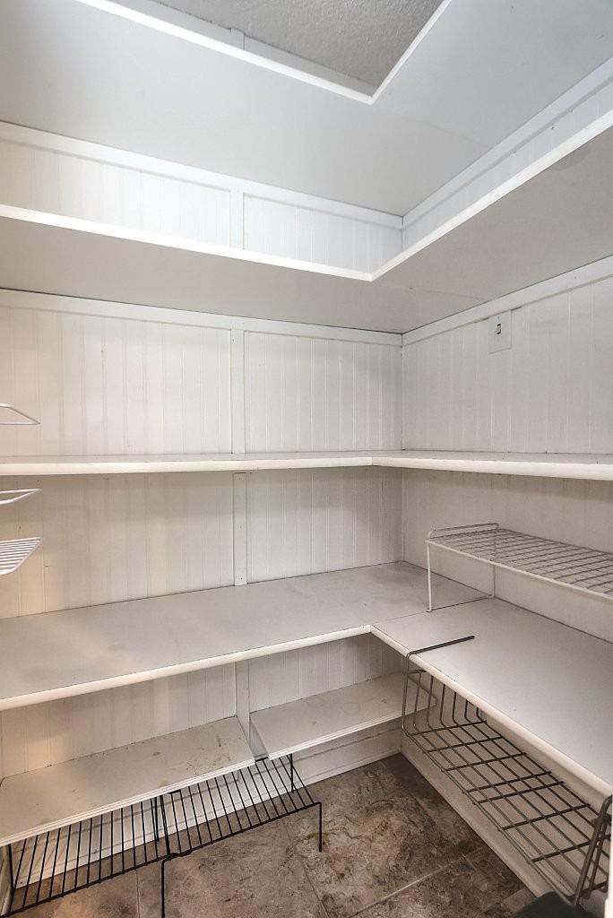 Detail Gallery Image 11 of 25 For 837 Lewis Ave, Woodland,  CA 95695 - 4 Beds | 2/1 Baths