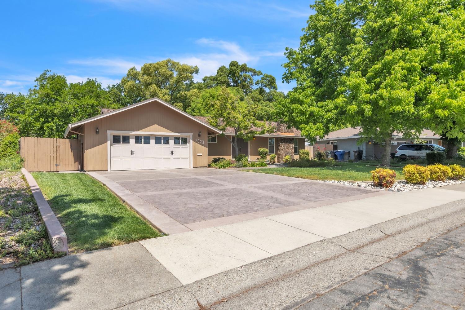 Cromwell Way, Sacramento, California image 1