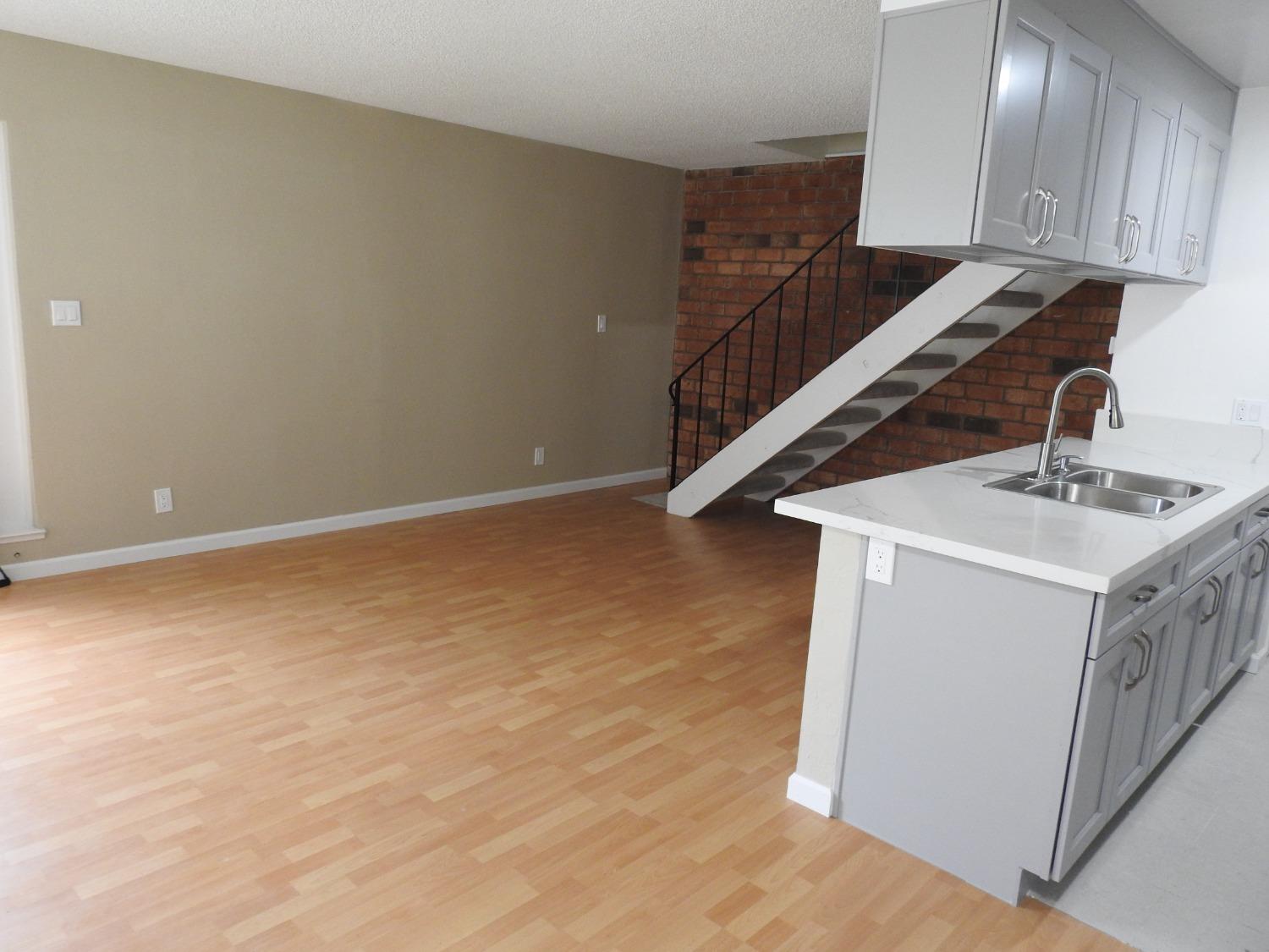 Detail Gallery Image 4 of 17 For 1236 Occidental #3,  Stockton,  CA 95203 - 2 Beds | 1 Baths