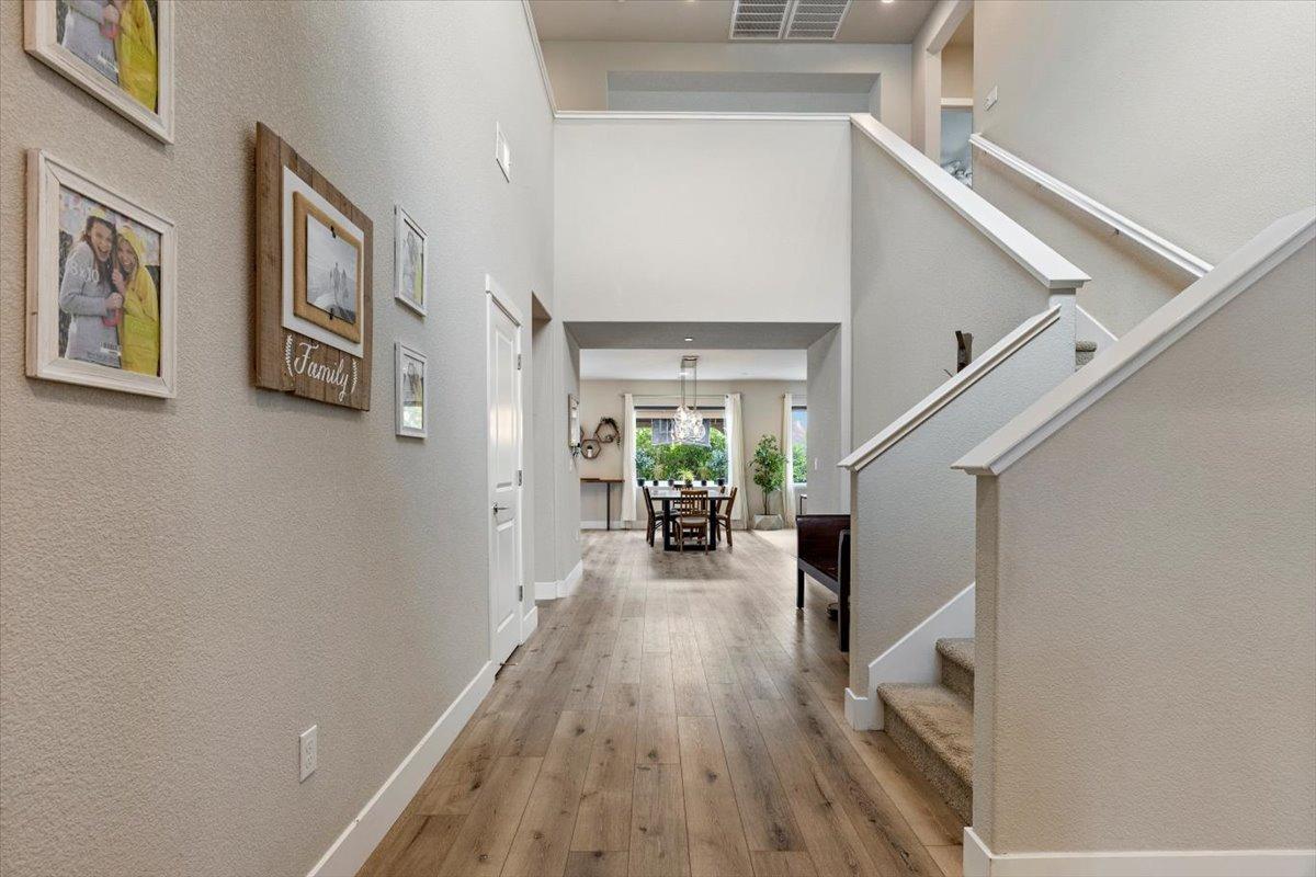 Detail Gallery Image 42 of 70 For 18466 Lewiston Dr, Lathrop,  CA 95330 - 5 Beds | 3/1 Baths