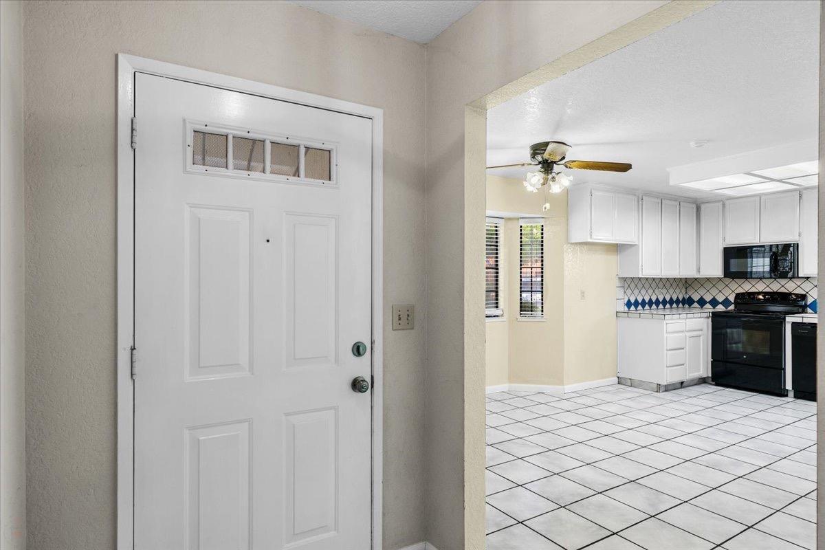 Detail Gallery Image 8 of 47 For 832 Chalone Dr, Modesto,  CA 95358 - 3 Beds | 2 Baths