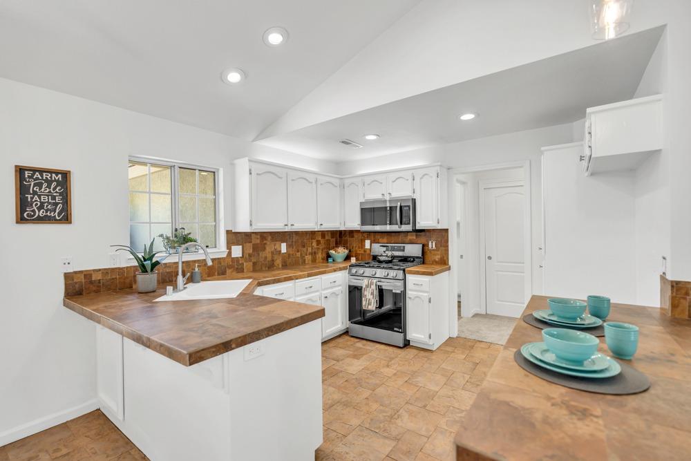 Donald Court, Yuba City, California image 12