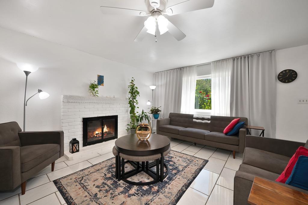 Detail Gallery Image 7 of 33 For 7735 Antelope Rd, Citrus Heights,  CA 95610 - 4 Beds | 2 Baths
