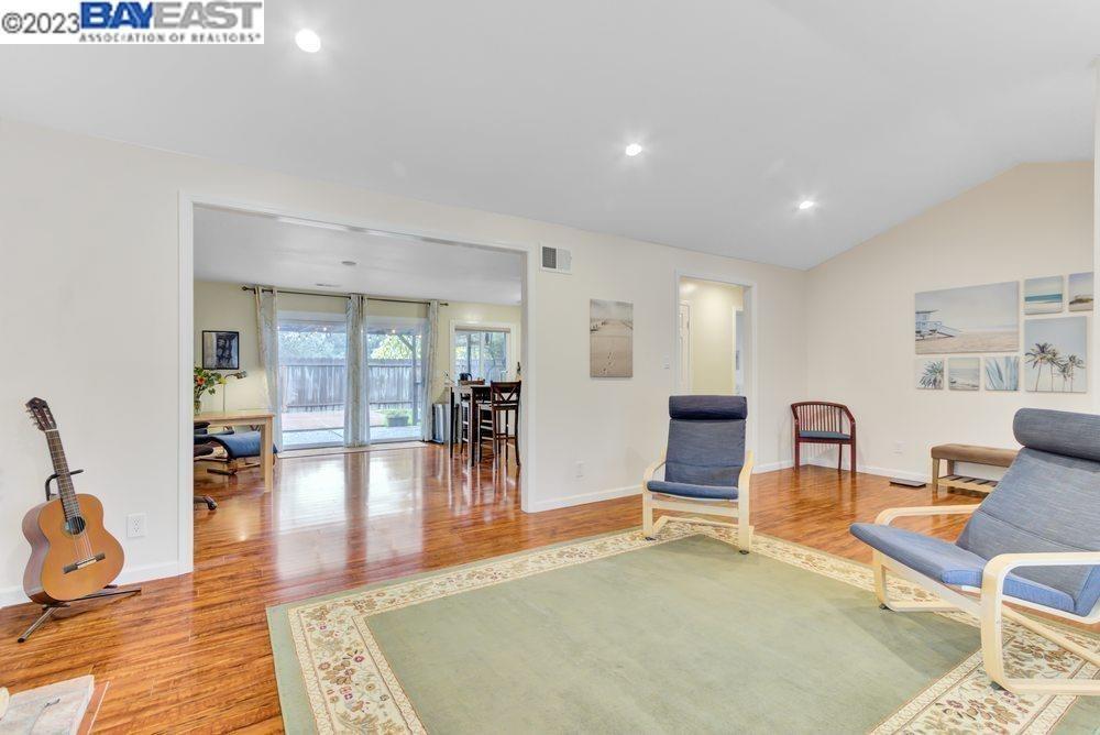 Detail Gallery Image 6 of 26 For 748 Windward Dr, Rodeo,  CA 94572 - 3 Beds | 2 Baths