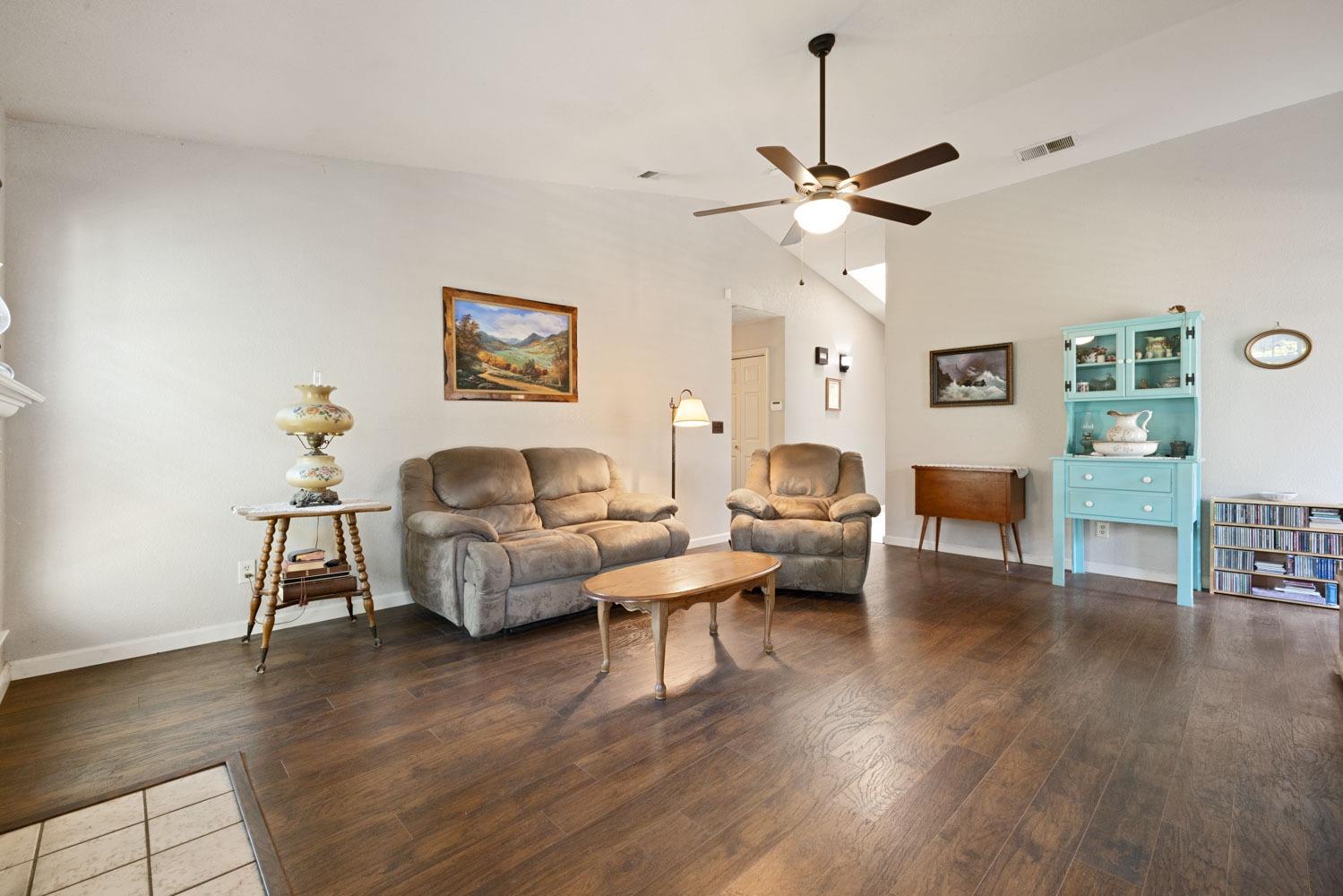 Detail Gallery Image 15 of 33 For 2088 Shadow Park Dr, Turlock,  CA 95380 - 3 Beds | 2 Baths
