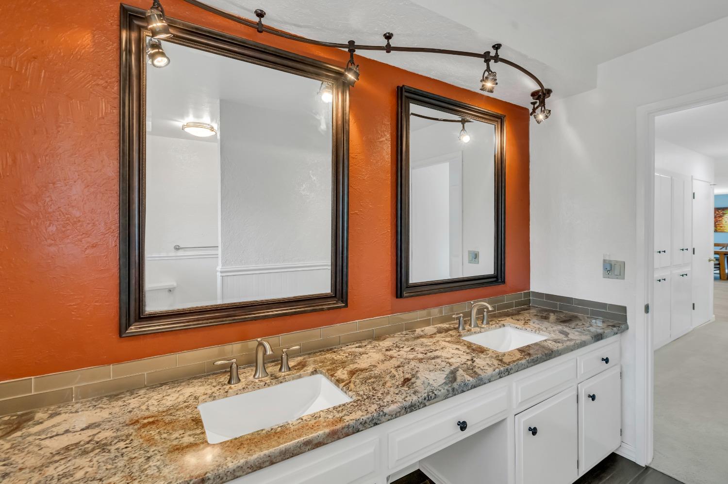 Detail Gallery Image 34 of 64 For 4644 American River Dr, Sacramento,  CA 95864 - 5 Beds | 3 Baths
