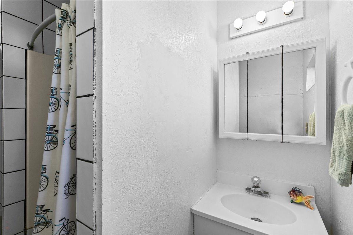 Detail Gallery Image 43 of 54 For 231 Poplar Ave, Manteca,  CA 95336 - 3 Beds | 2 Baths