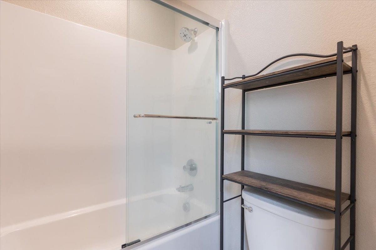 Detail Gallery Image 26 of 70 For 18466 Lewiston Dr, Lathrop,  CA 95330 - 5 Beds | 3/1 Baths