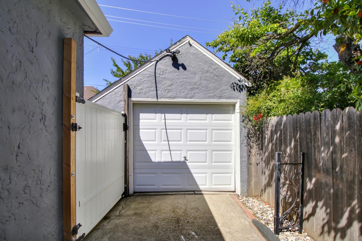 property-img