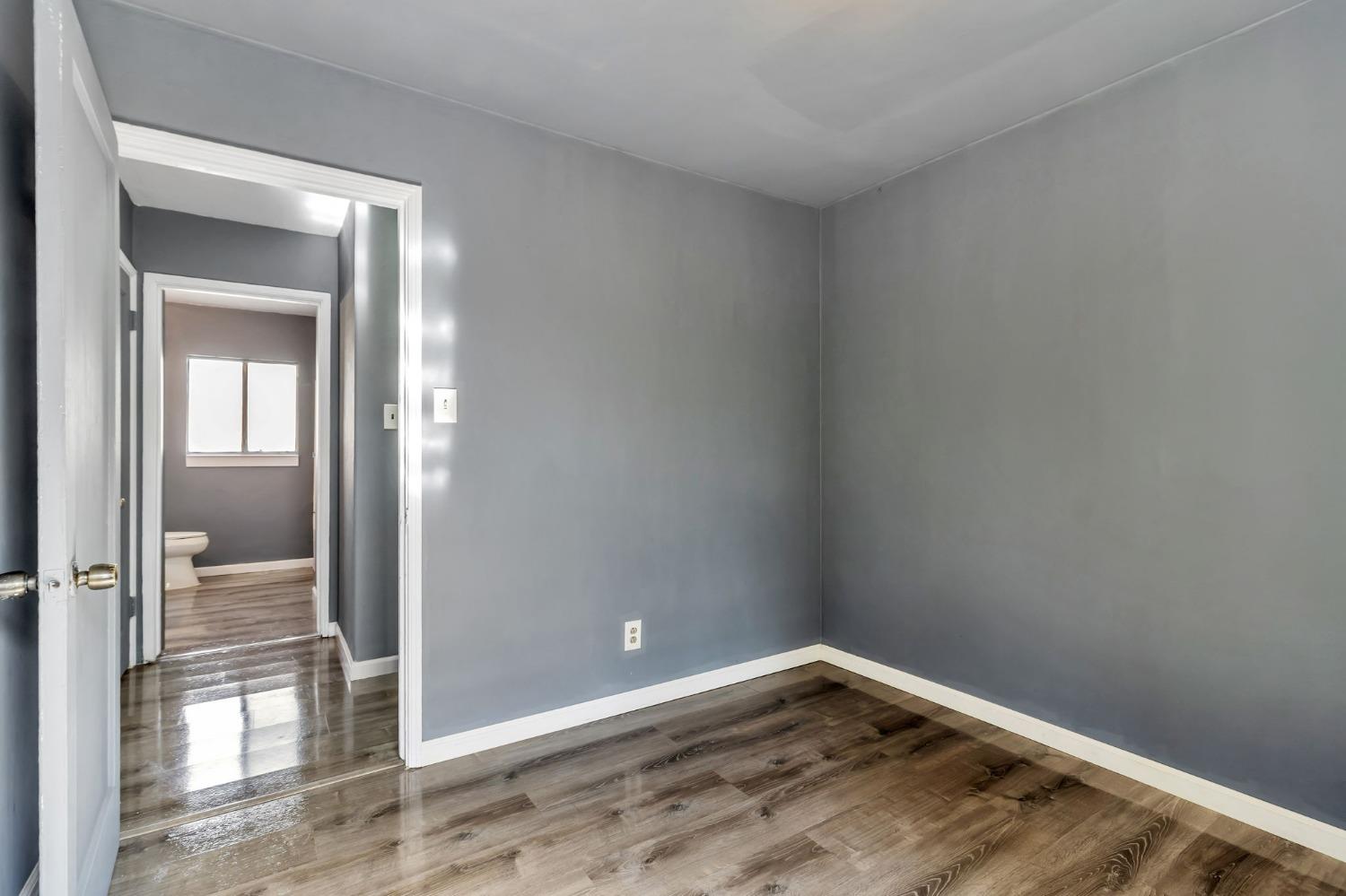 Detail Gallery Image 13 of 27 For 968 Lester Ave, Hayward,  CA 94541 - 4 Beds | 1 Baths