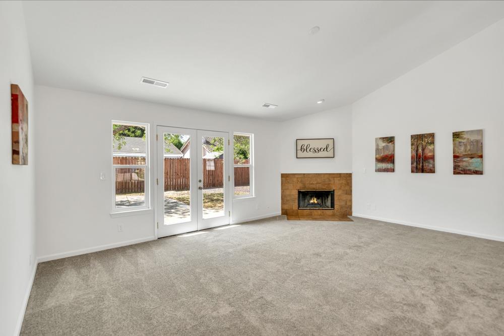 Donald Court, Yuba City, California image 8