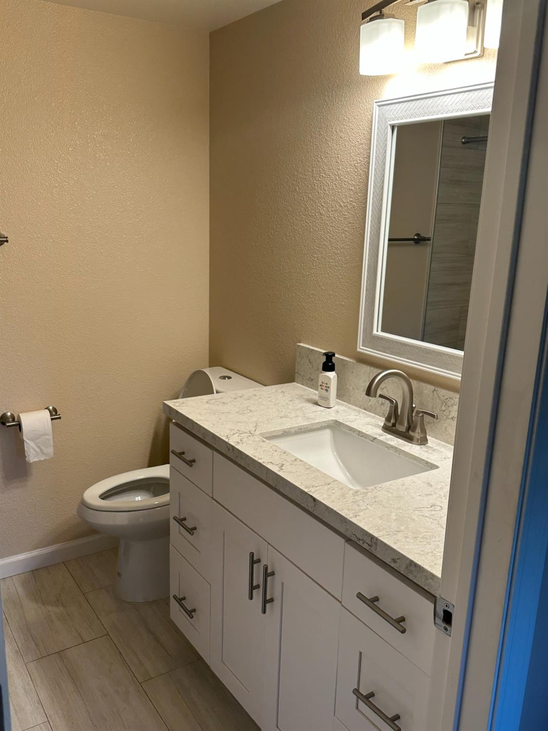 Las Casas Way, Rancho Cordova, California image 5