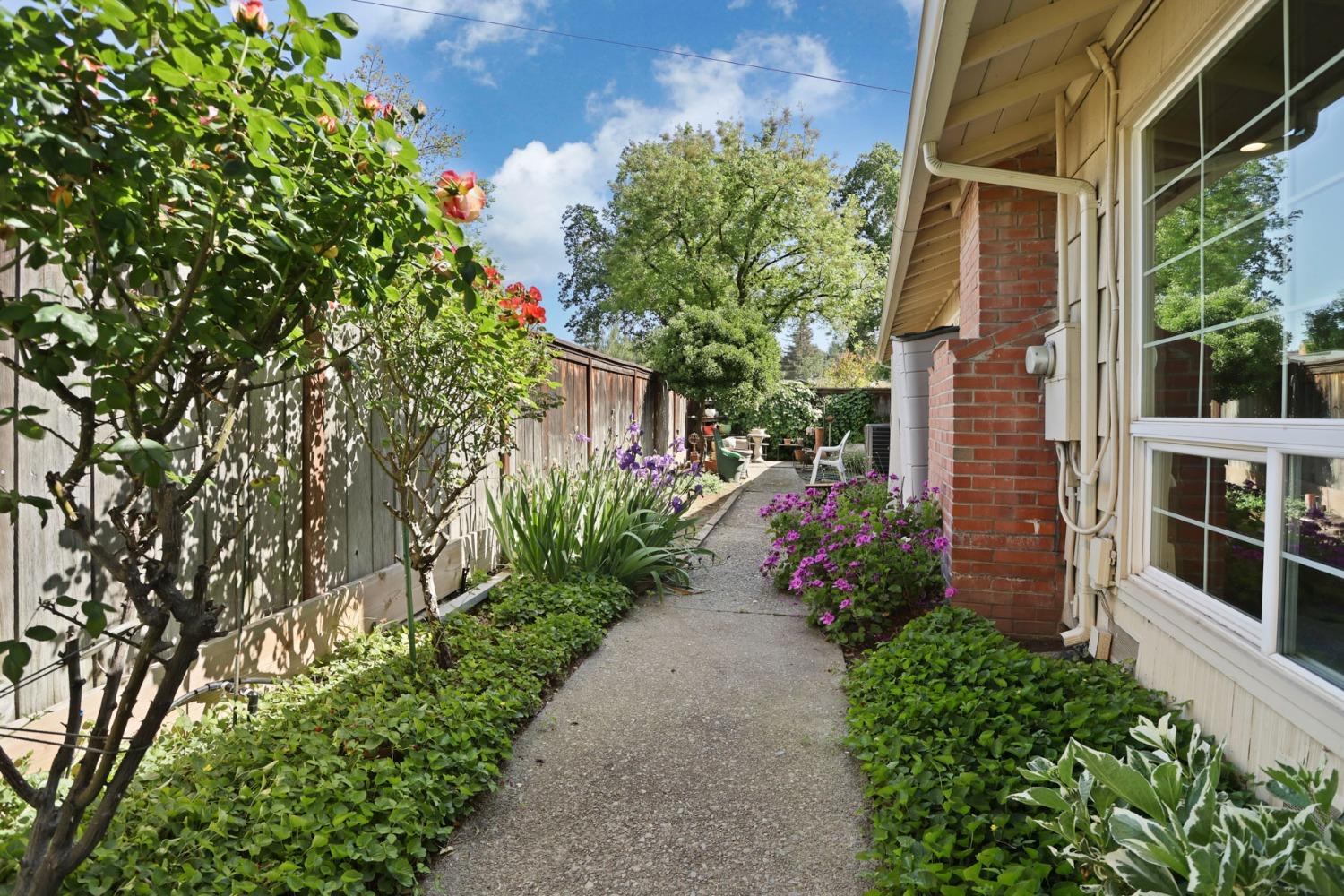 Coral Lane, Stockton, California image 22