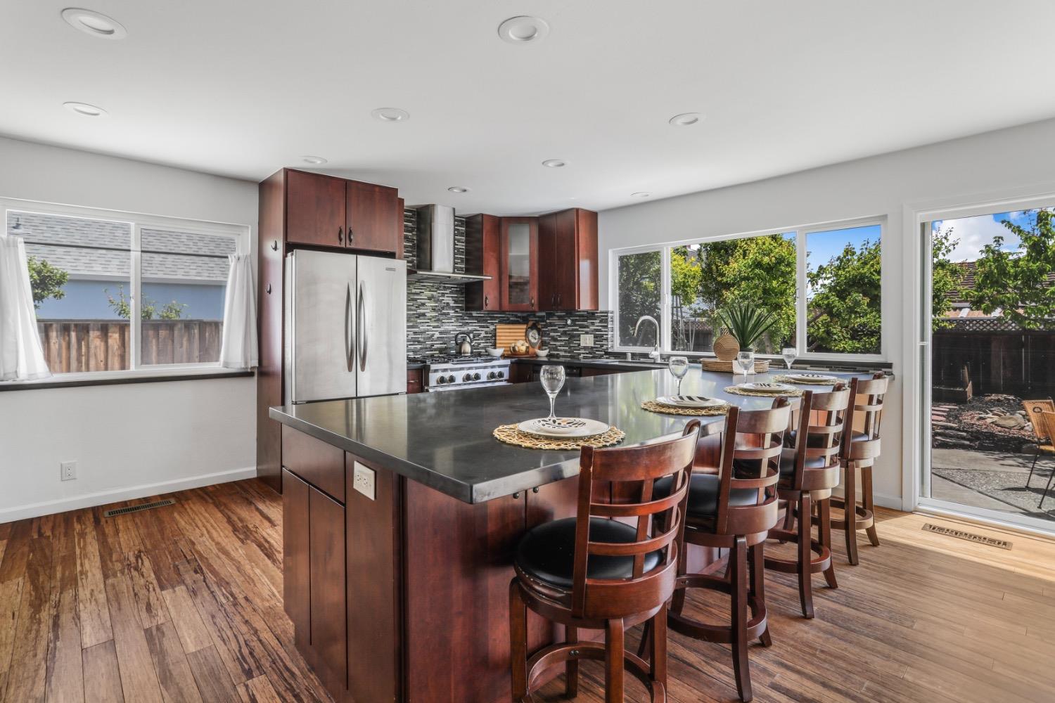 Detail Gallery Image 10 of 33 For 4632 Griffith Ave, Fremont,  CA 94538 - 4 Beds | 2 Baths