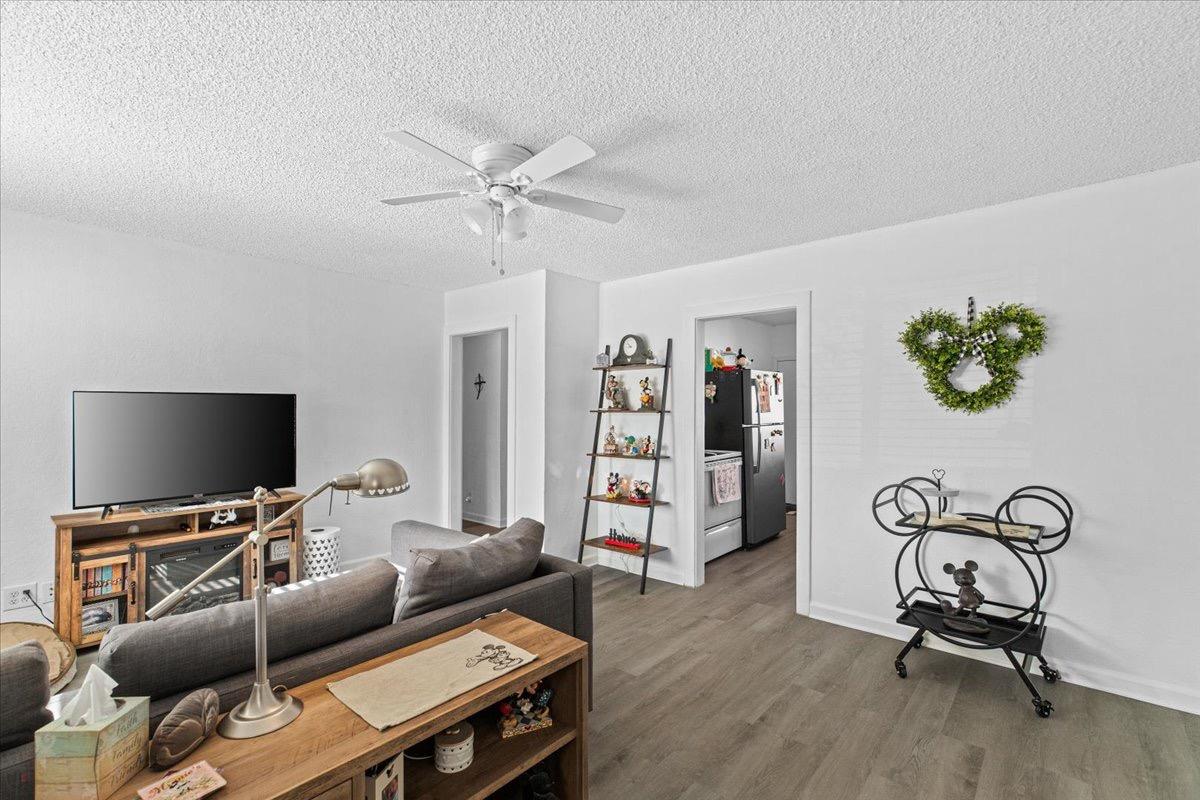 Detail Gallery Image 8 of 54 For 231 Poplar Ave, Manteca,  CA 95336 - 3 Beds | 2 Baths