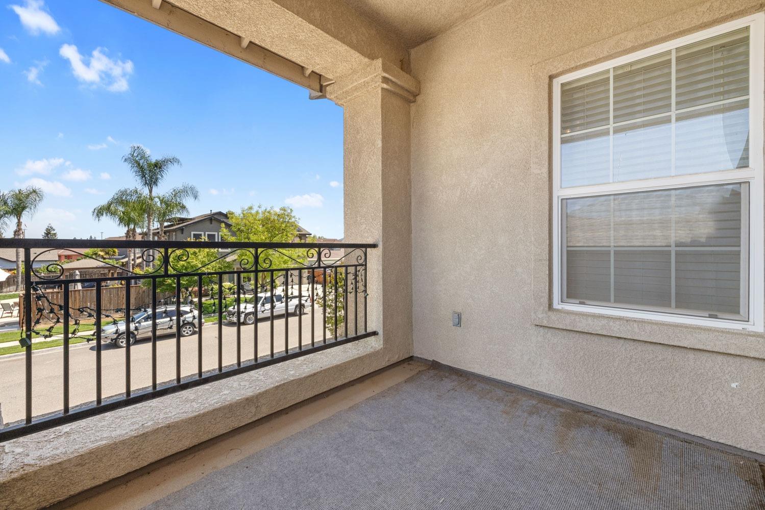Alton Court, Riverbank, California image 47