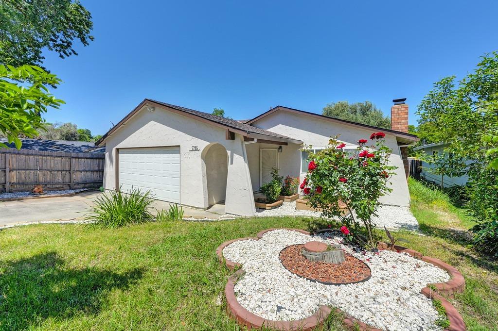 Detail Gallery Image 2 of 33 For 7735 Antelope Rd, Citrus Heights,  CA 95610 - 4 Beds | 2 Baths