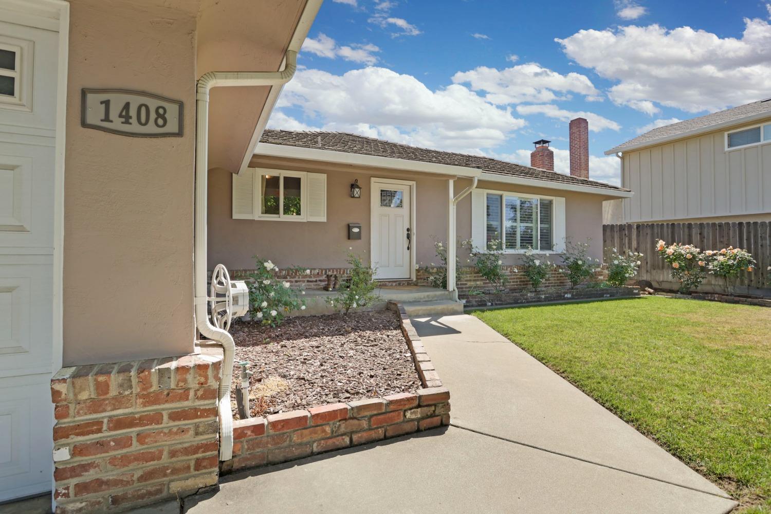Vista Drive, Lodi, California image 4