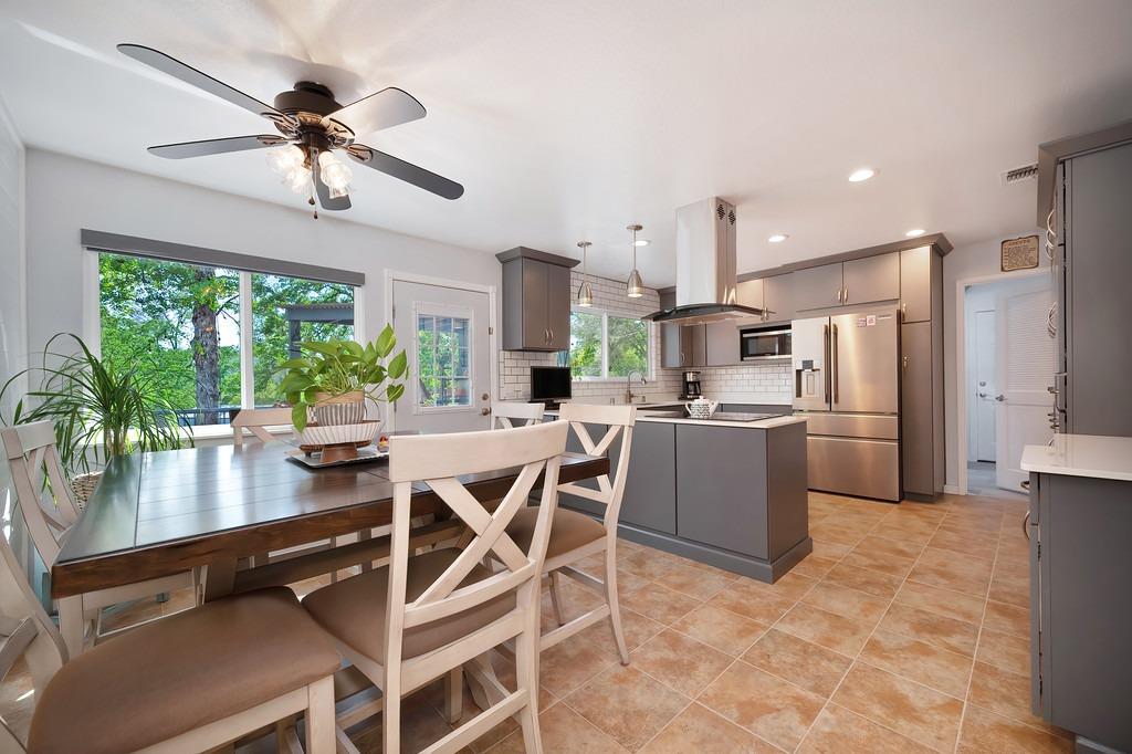 Detail Gallery Image 16 of 73 For 3200 Roughwood Rd, Shingle Springs,  CA 95682 - 3 Beds | 3 Baths