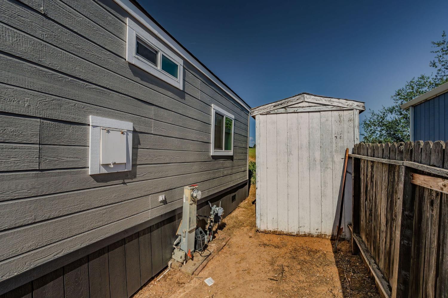 Park Circle, Ione, California image 43