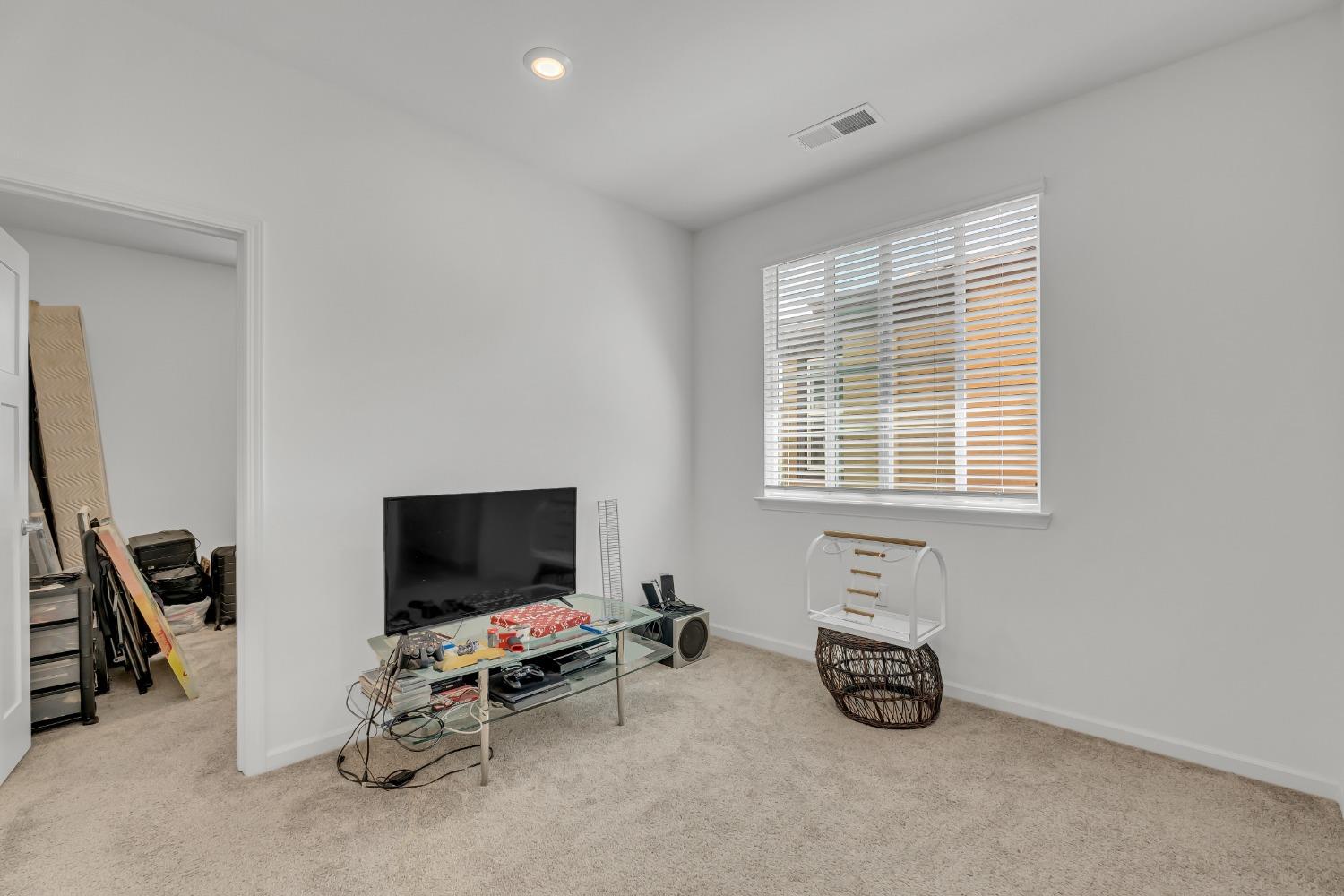 Detail Gallery Image 22 of 32 For 4017 Matterhorn Pl, Roseville,  CA 95747 - 4 Beds | 3 Baths